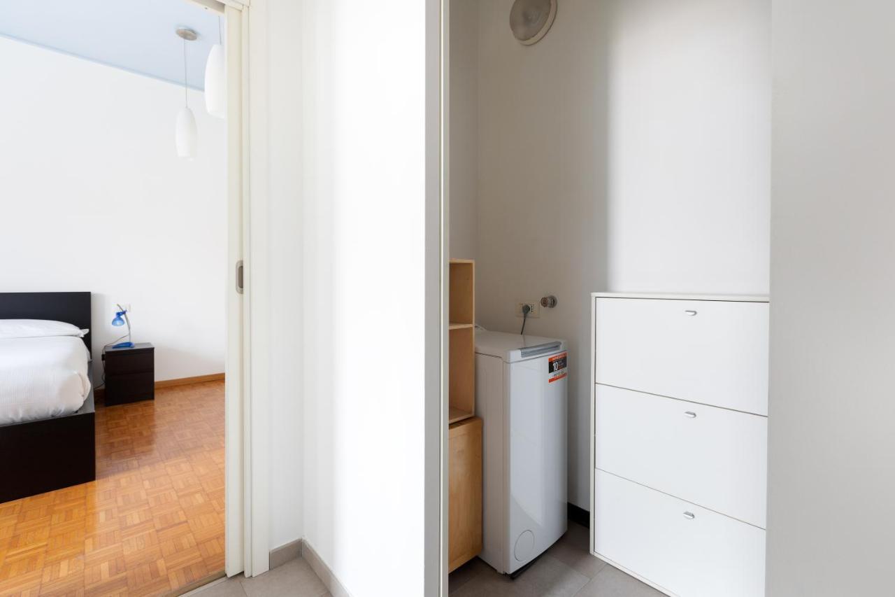 Cozy Apt With Balcony - Mm2 Sant'Agostino Apartment Милано Екстериор снимка