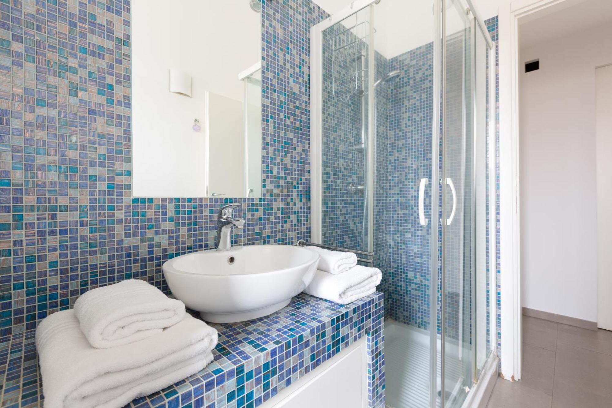 Cozy Apt With Balcony - Mm2 Sant'Agostino Apartment Милано Екстериор снимка