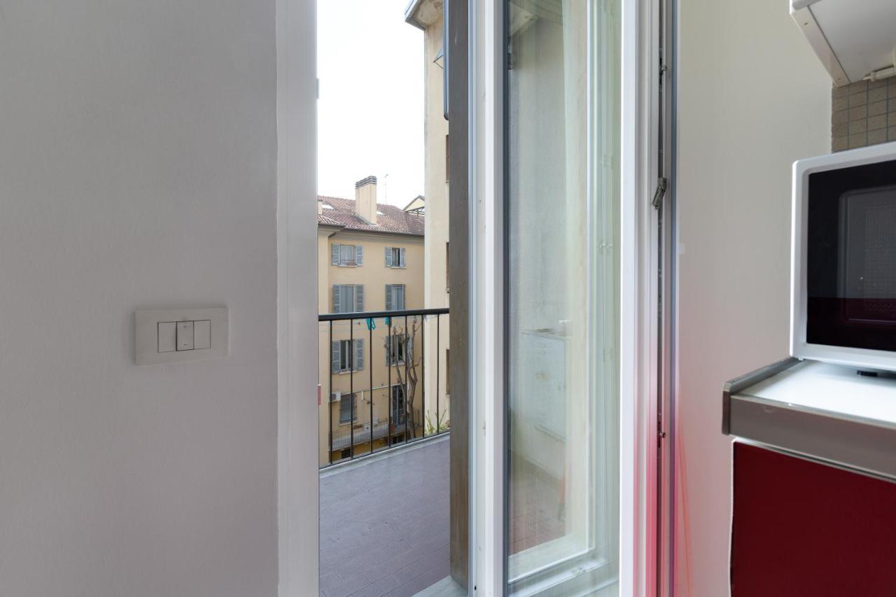 Cozy Apt With Balcony - Mm2 Sant'Agostino Apartment Милано Екстериор снимка